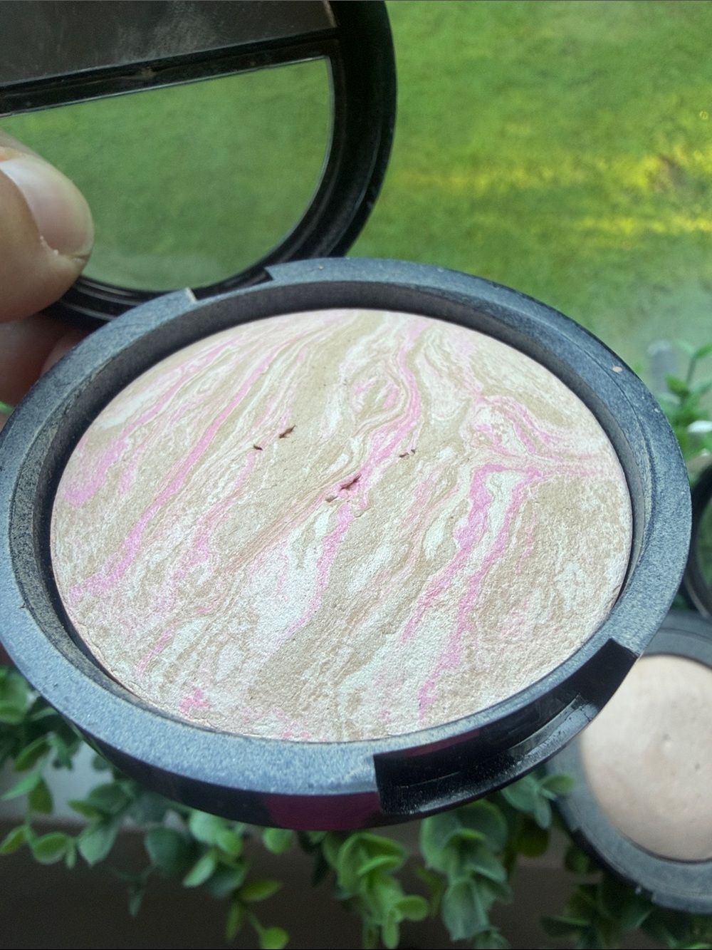 Laura Geller Marble Highlighter & Blush Trio - Pink, Champagne, Beige - Picture 5 of 8